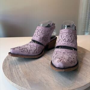 Lane Lavender Leather Western Cut-Out Booties Women’s Size 7 Embroidered Cowgirl